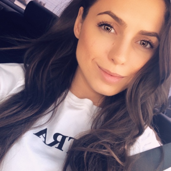 Meet your Posher, Alena - Picture 1 of 1